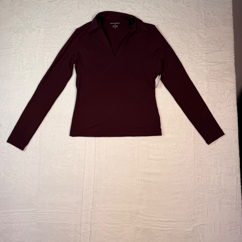 Banana Republic Soft Stretch Burgundy V-Neck Polo Top Long Sleeve Size S NWT